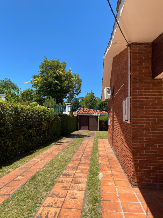 Casa ID.187 - CASA EN ALQUILER A 100 METROS DEL MAR EN MANSA