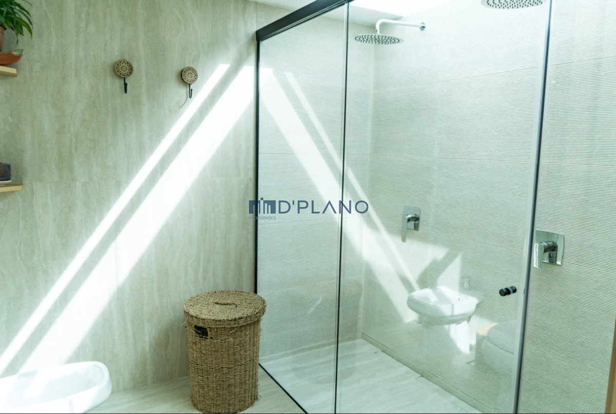 Casa ID.37 - HERMOSA CASA DE BUENA CONSTRUCCION TOTALMENTE RECICLADA