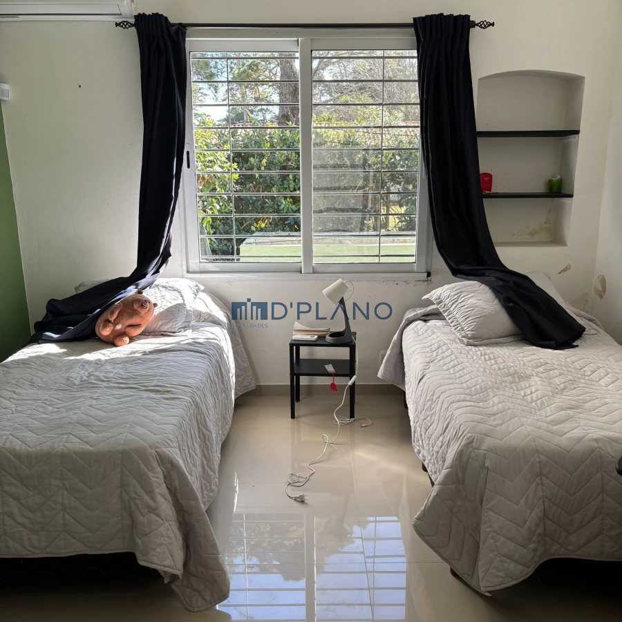 Casa ID.238 - 5 DORMITORIOS EN CANTEGRIL CON PISCINA