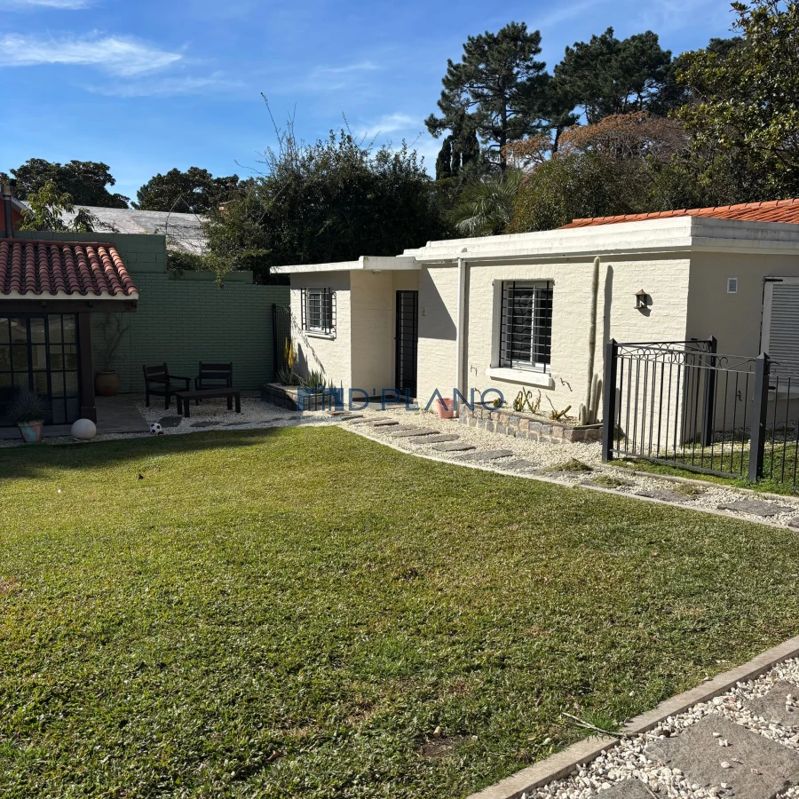 Casa ID.238 - 5 DORMITORIOS EN CANTEGRIL CON PISCINA