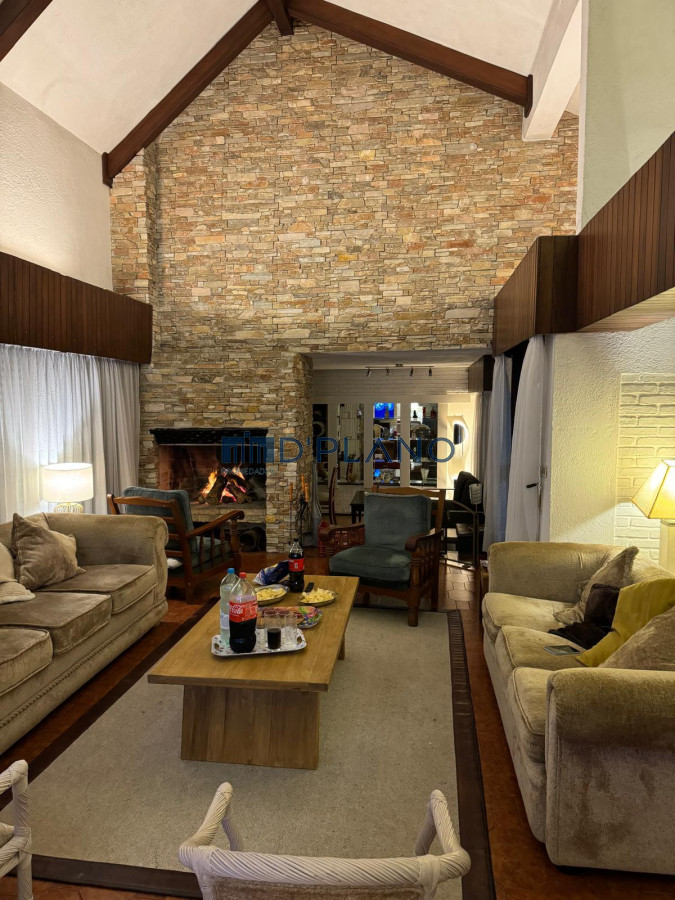 Casa ID.247 - HERMOSA RESIDENCIA EN CANTEGRIL 