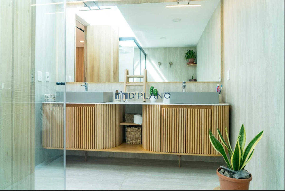 Casa ID.37 - HERMOSA CASA DE BUENA CONSTRUCCION TOTALMENTE RECICLADA