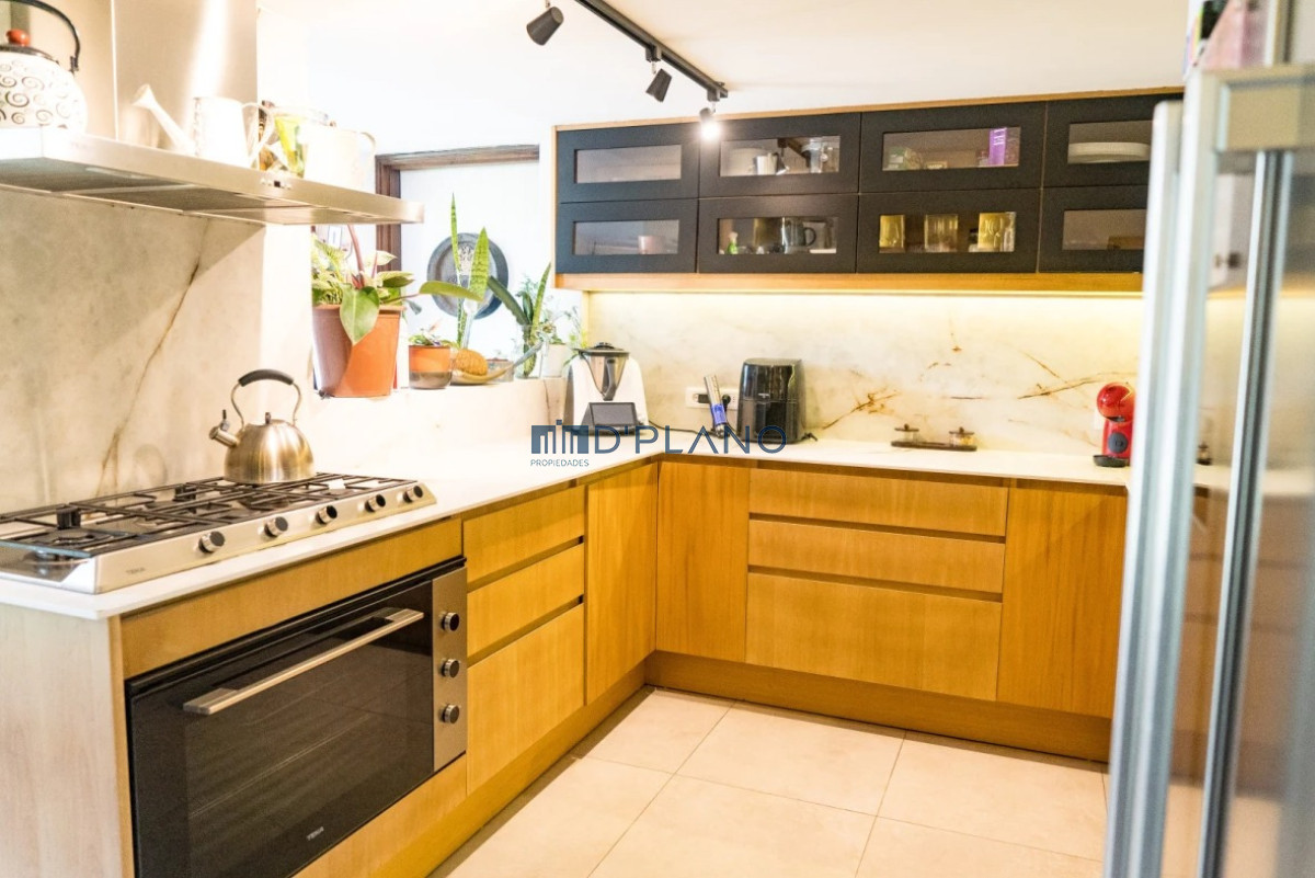 Casa ID.37 - HERMOSA CASA DE BUENA CONSTRUCCION TOTALMENTE RECICLADA