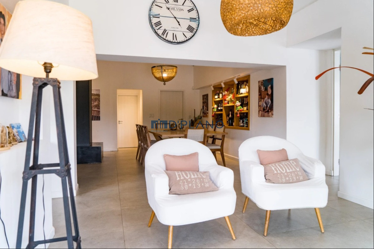 Casa ID.37 - HERMOSA CASA DE BUENA CONSTRUCCION TOTALMENTE RECICLADA