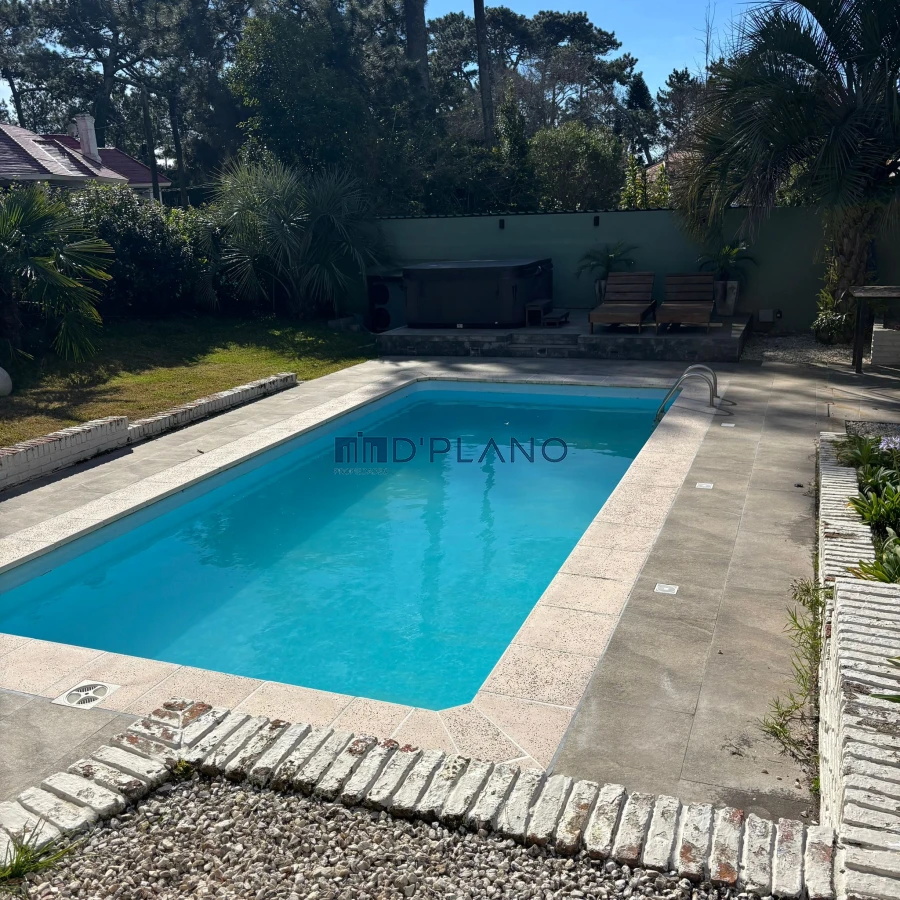 Casa ID.238 - 5 DORMITORIOS EN CANTEGRIL CON PISCINA