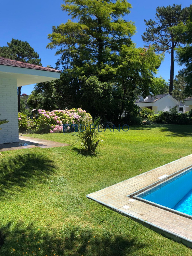 Casa ID.247 - HERMOSA RESIDENCIA EN CANTEGRIL 