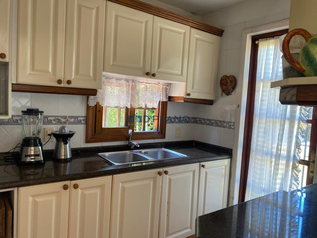 Casa ID.187 - CASA EN ALQUILER A 100 METROS DEL MAR EN MANSA