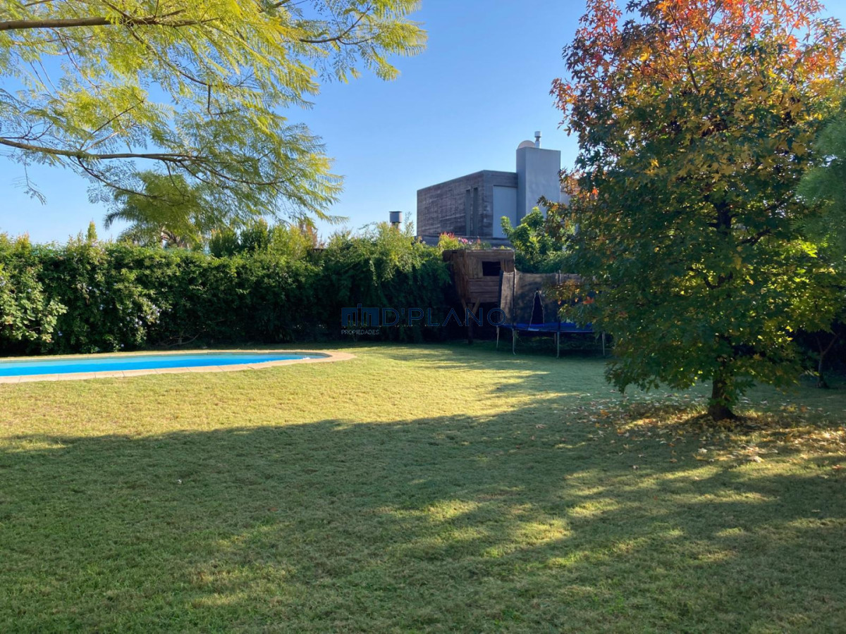 Casa ID.374 - CASA EN VENTA BARRIO PRIVADO 