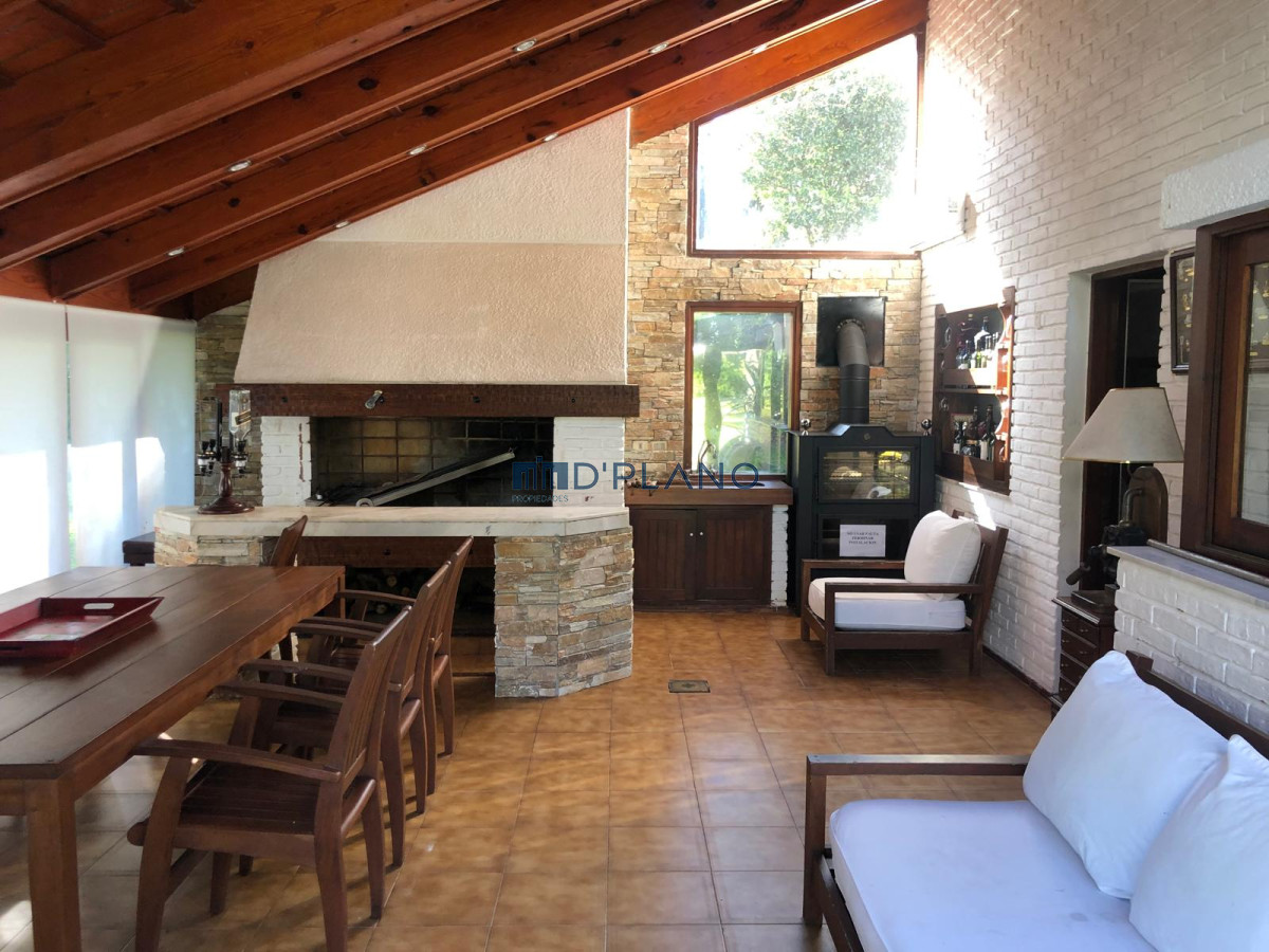 Casa ID.247 - HERMOSA RESIDENCIA EN CANTEGRIL 