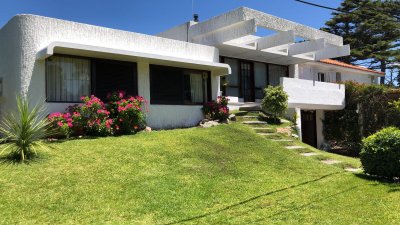 Hermosa casa en mansa muy cerca del mar