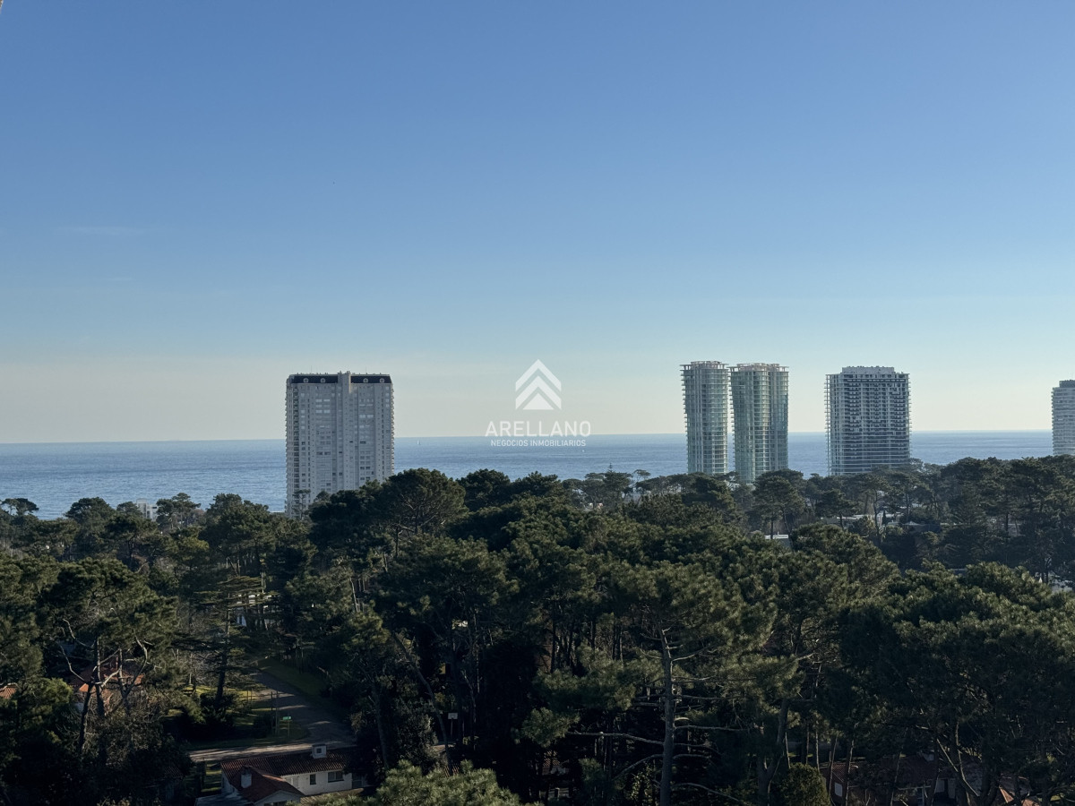 Apartamento ID.5498 - Venta apartamento 2 dormitorios 2 baños en Torre Punta del Este 