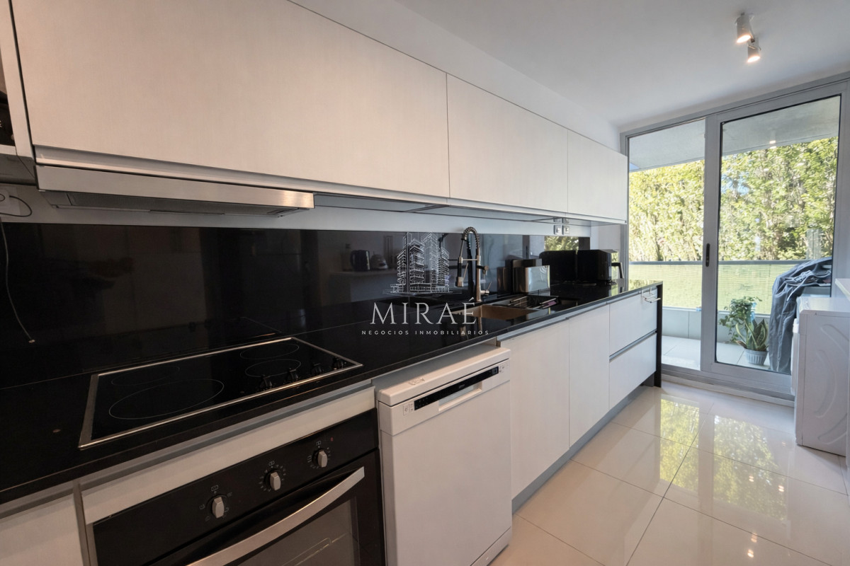 Apartamento ID.281 - Apartamento en alquiler 2 dormitorios, 2 baños primera linea de playa mansa 