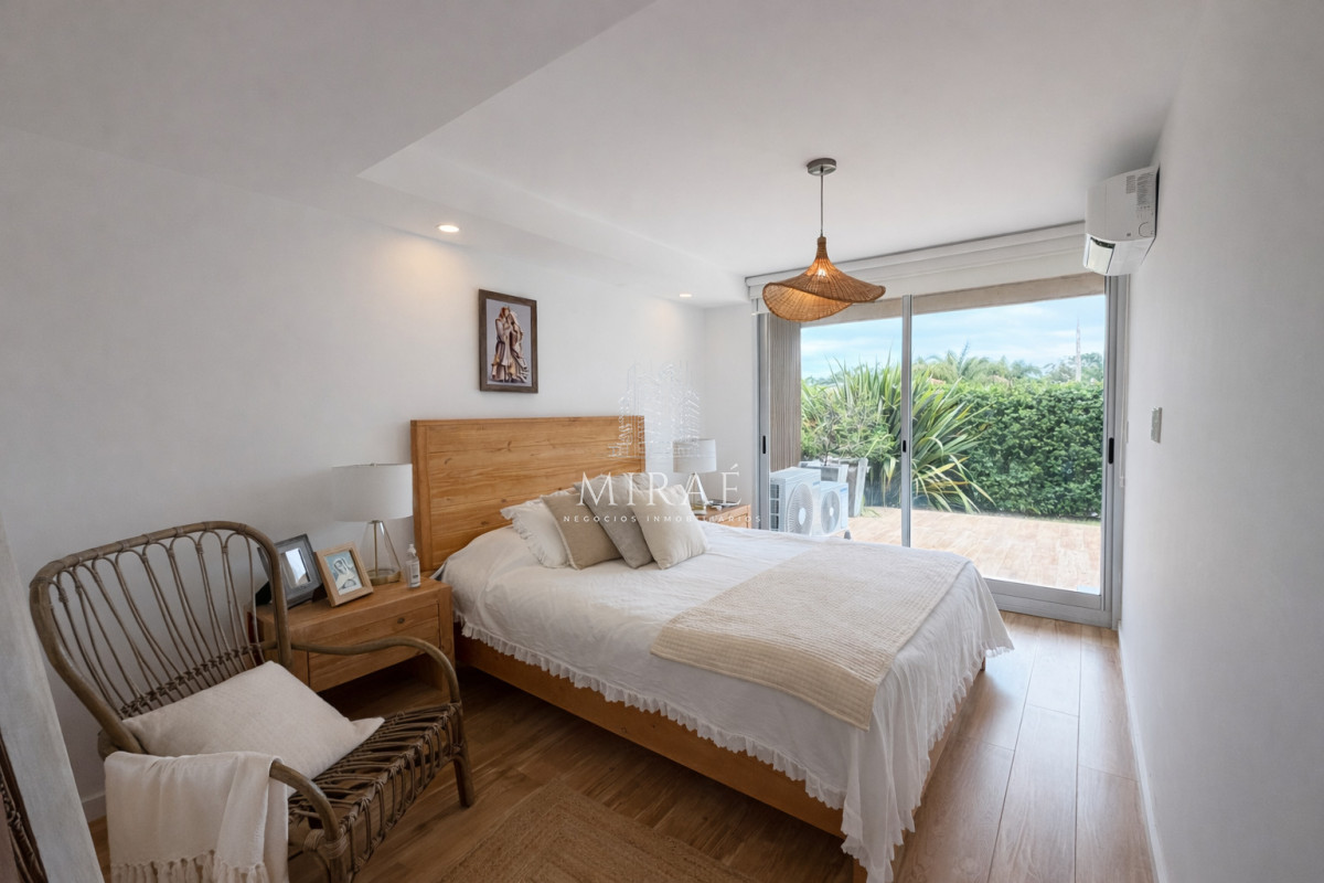 Apartamento ID.255 - Apartamento en venta 3 dormitorios 3 baños Pb con jardín 