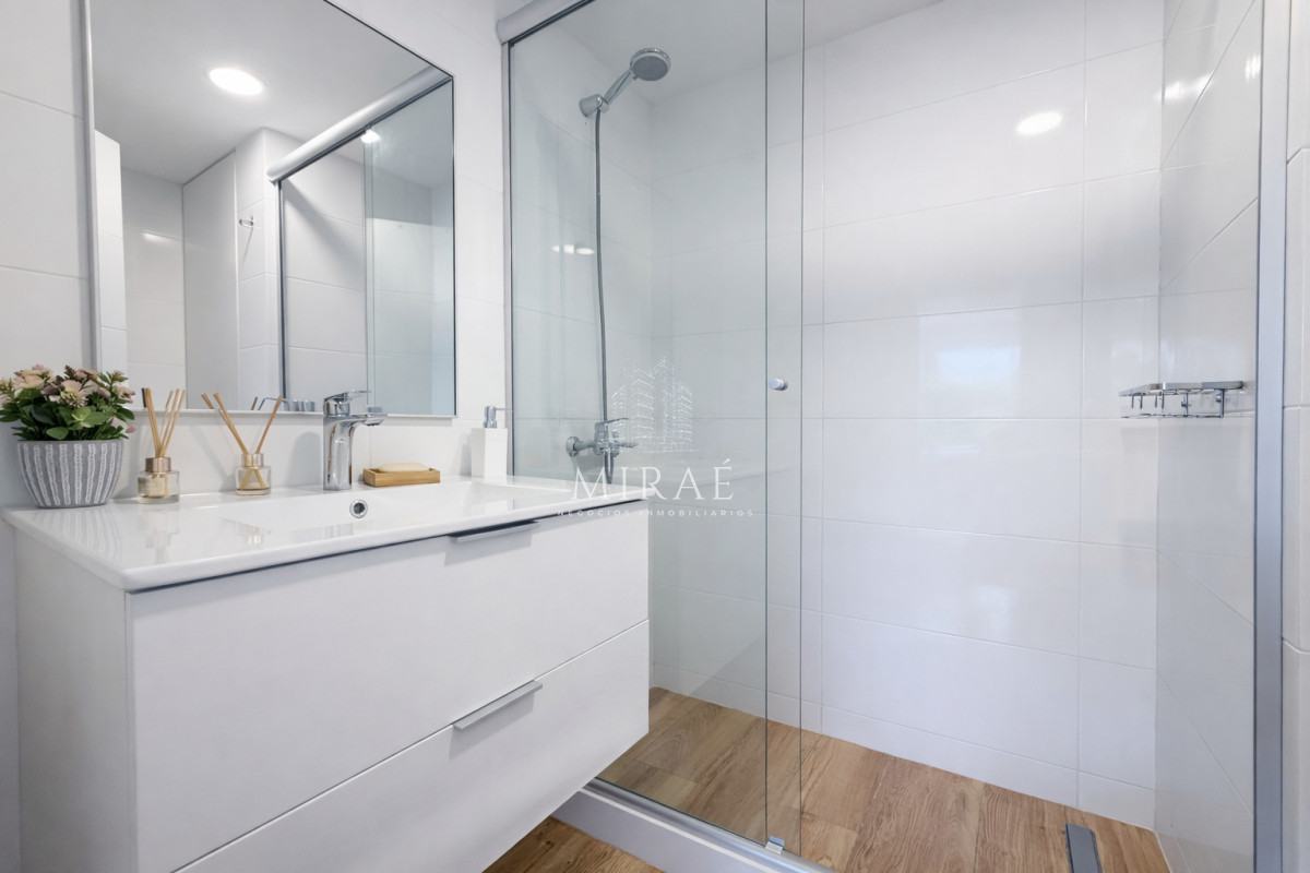 Apartamento ID.255 - Apartamento en venta 3 dormitorios 3 baños Pb con jardín 