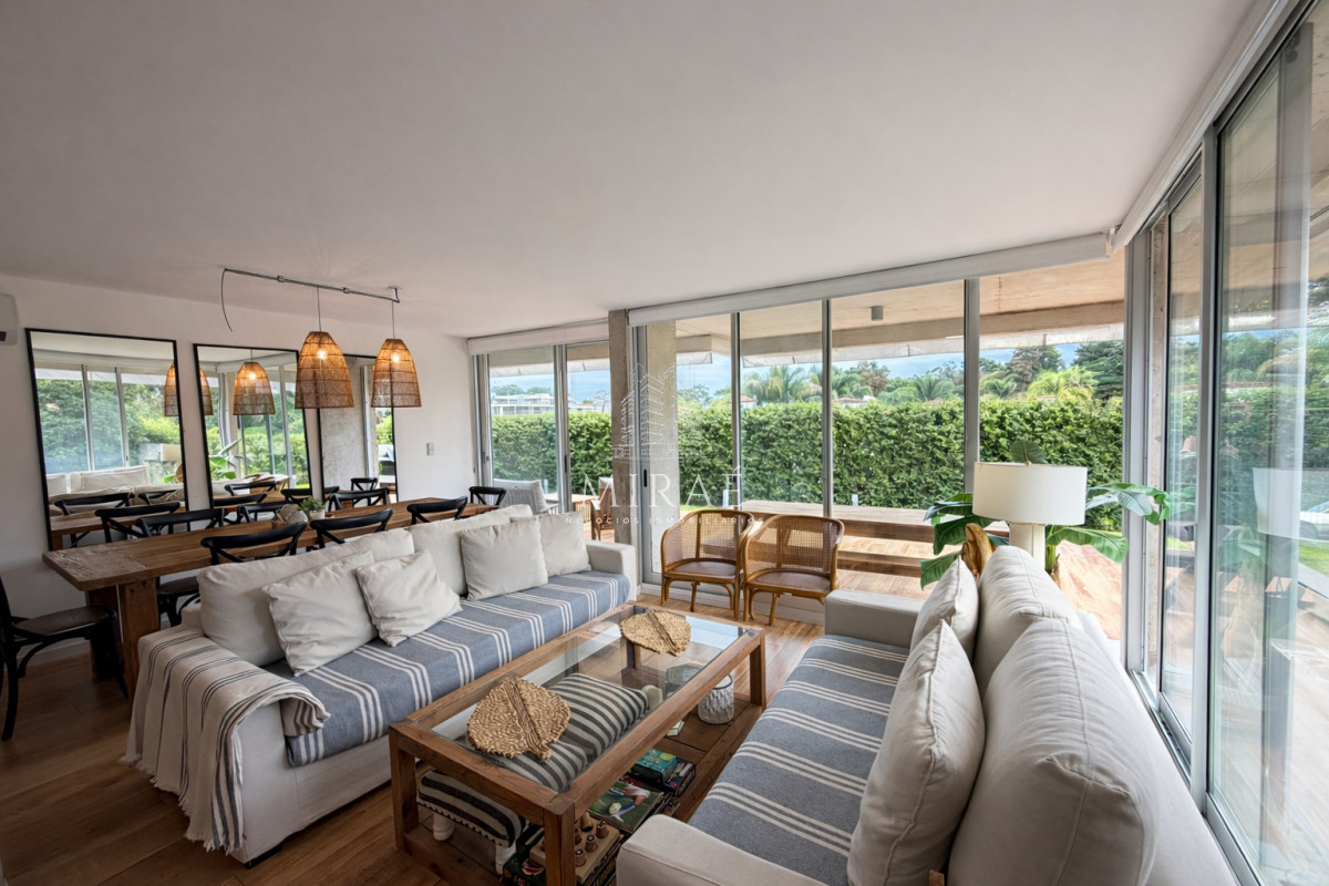 Apartamento ID.255 - Apartamento en venta 3 dormitorios 3 baños Pb con jardín 