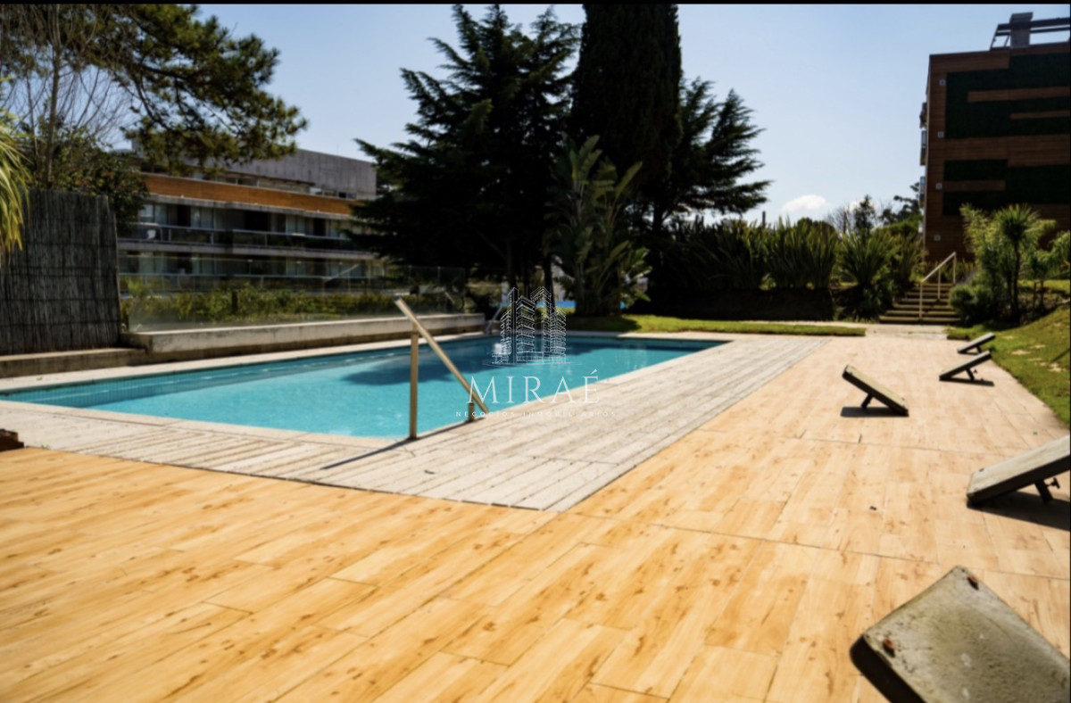 Apartamento ID.255 - Apartamento en venta 3 dormitorios 3 baños Pb con jardín 