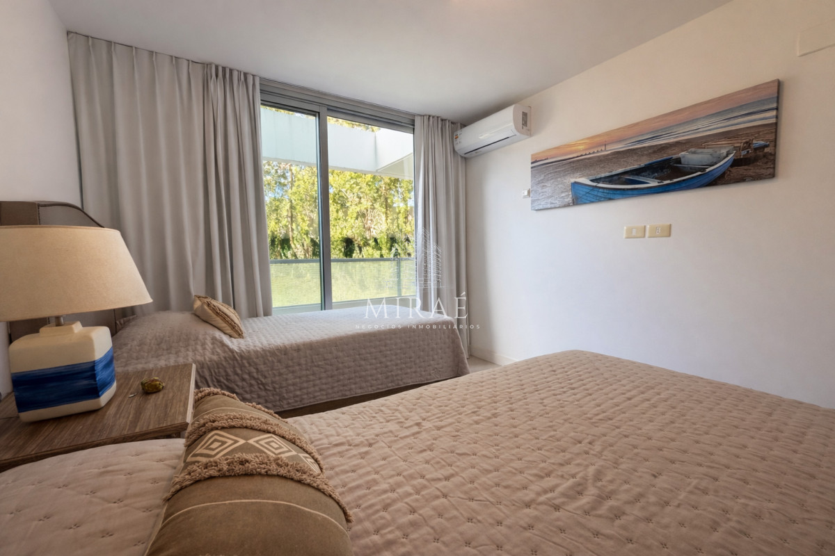 Apartamento ID.281 - Apartamento en alquiler 2 dormitorios, 2 baños primera linea de playa mansa 