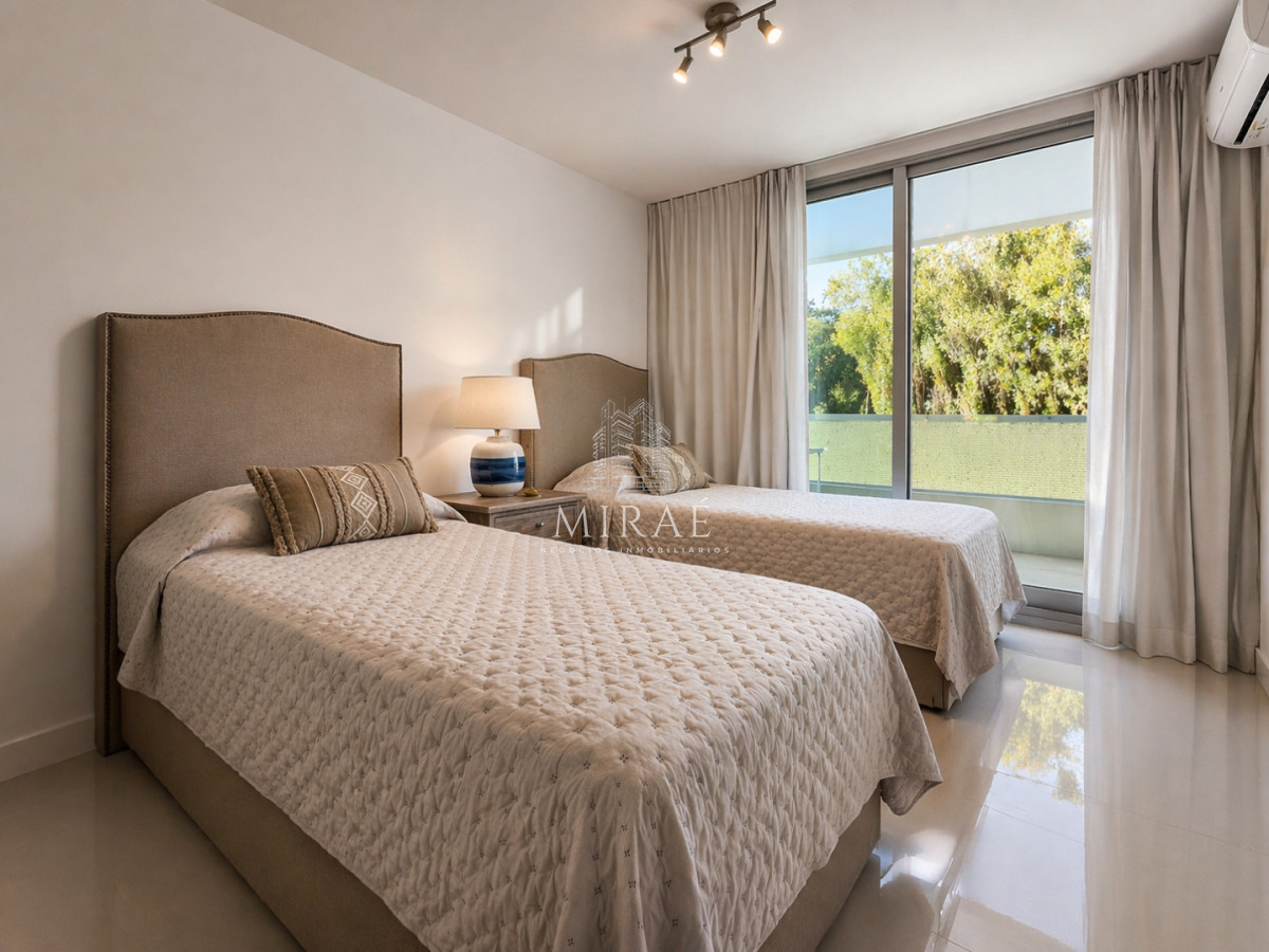 Apartamento ID.281 - Apartamento en alquiler 2 dormitorios, 2 baños primera linea de playa mansa 