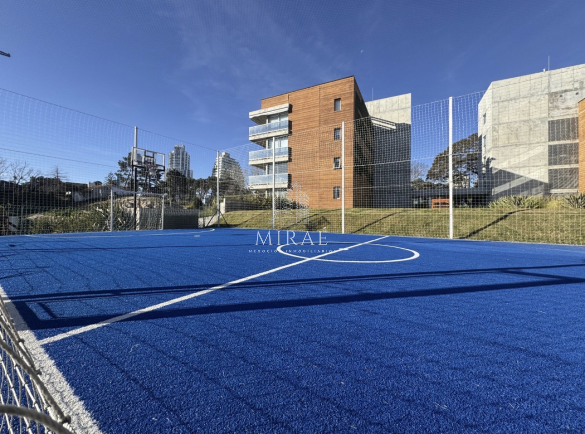 Apartamento ID.255 - Apartamento en venta 3 dormitorios 3 baños Pb con jardín 