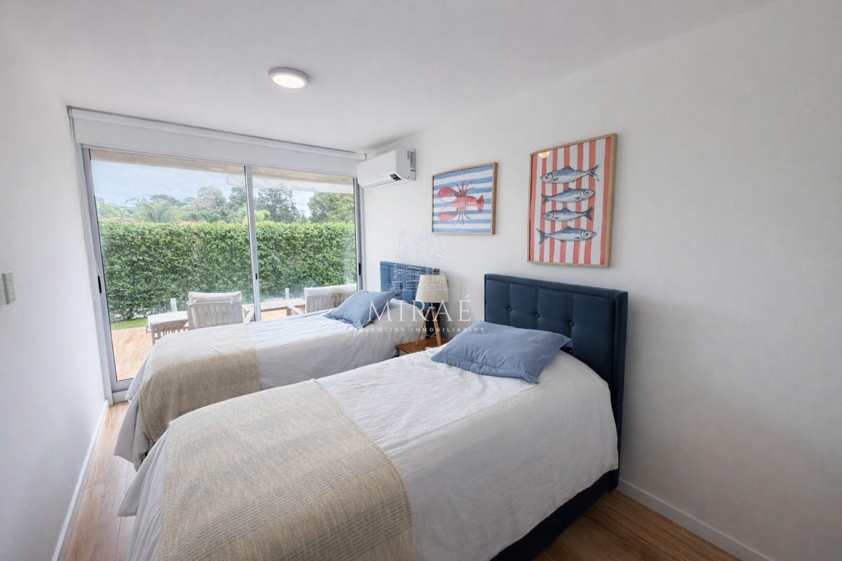 Apartamento ID.255 - Apartamento en venta 3 dormitorios 3 baños Pb con jardín 