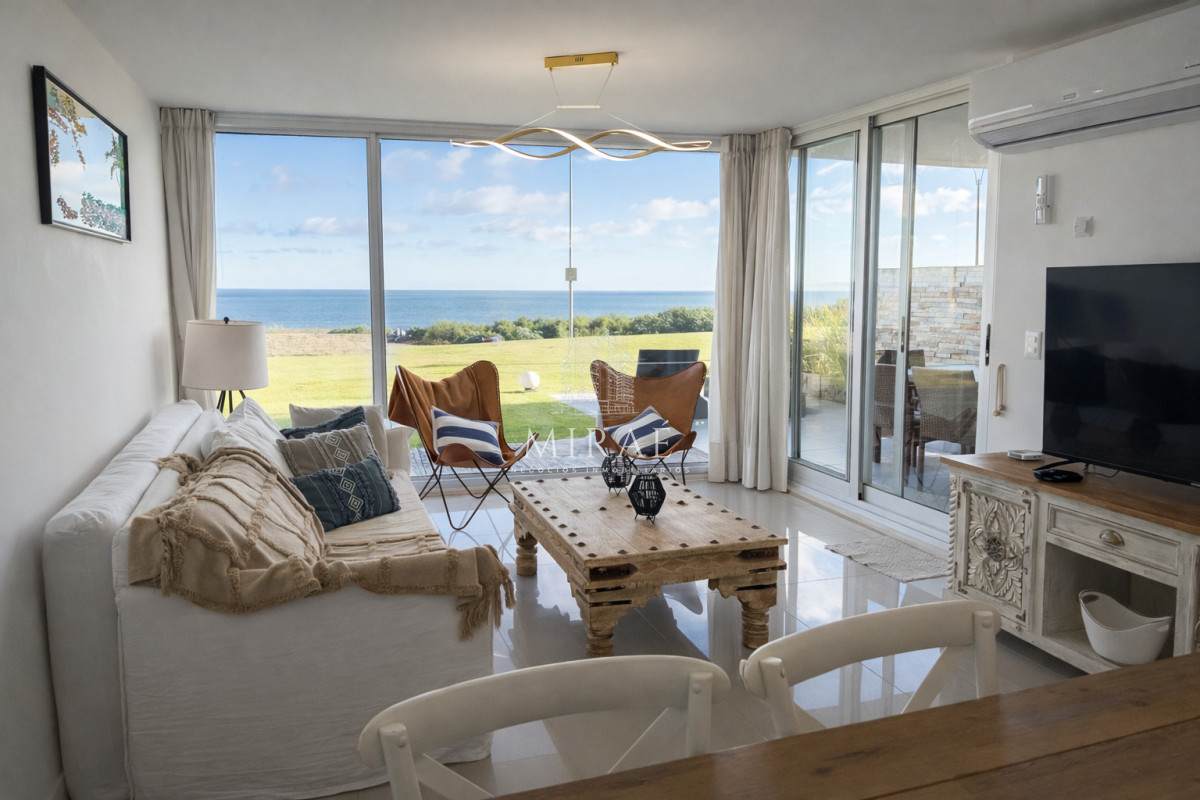 Apartamento ID.281 - Apartamento en alquiler 2 dormitorios, 2 baños primera linea de playa mansa 