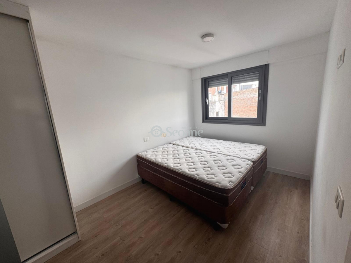 Apartamento ID.449 - A Pasos Del Golf Amoblado, Piso Alto - Excelente Terraza Con Parrillero