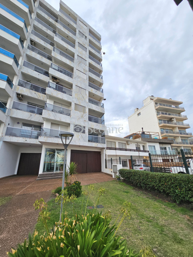 Apartamento ID.551 - Rambla Malvin - Al frente con terraza