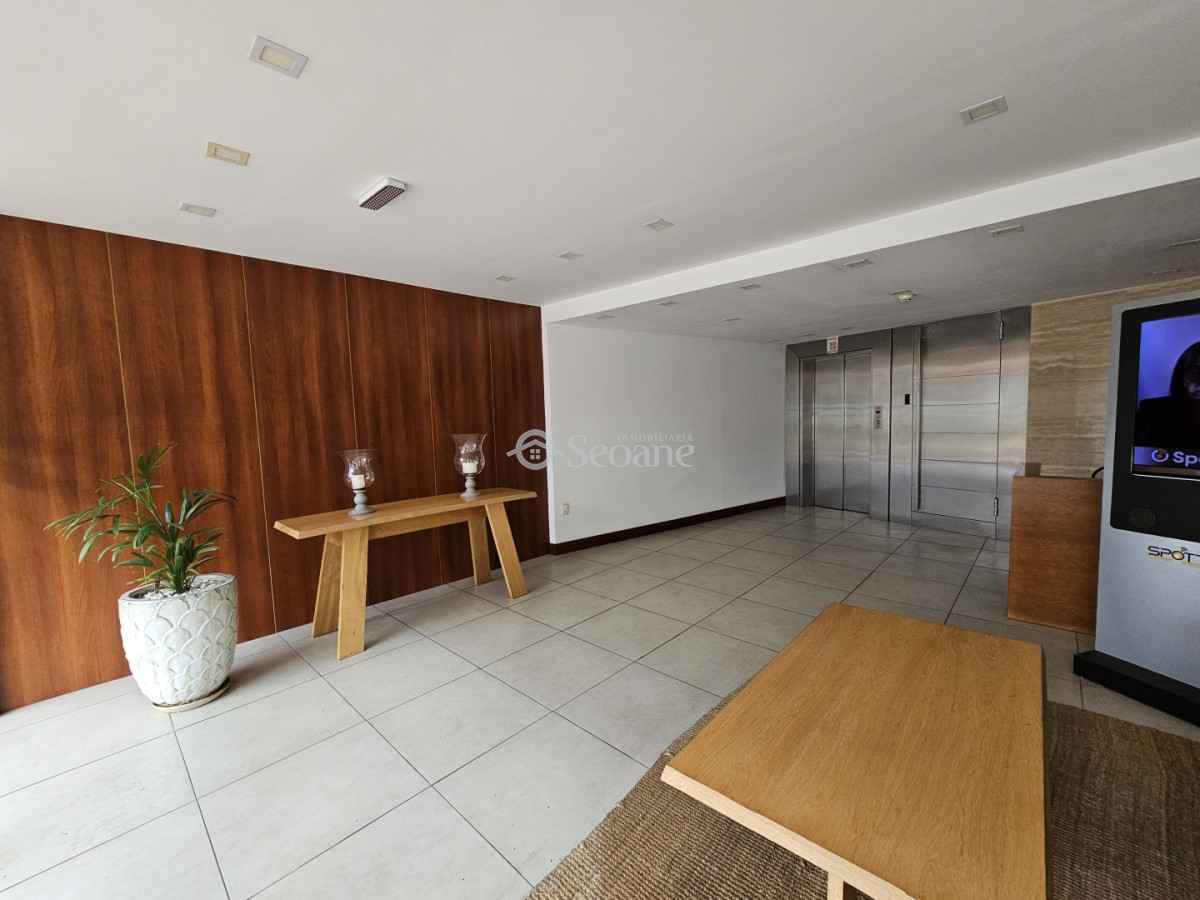 Apartamento ID.570 - Gallinal con vista al mar, Edificio de categoría