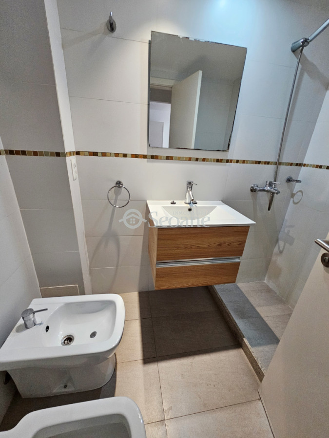 Apartamento ID.268 - Verdi, Próximo A Rambla Y Servicios, Patio Uso Exclusivo