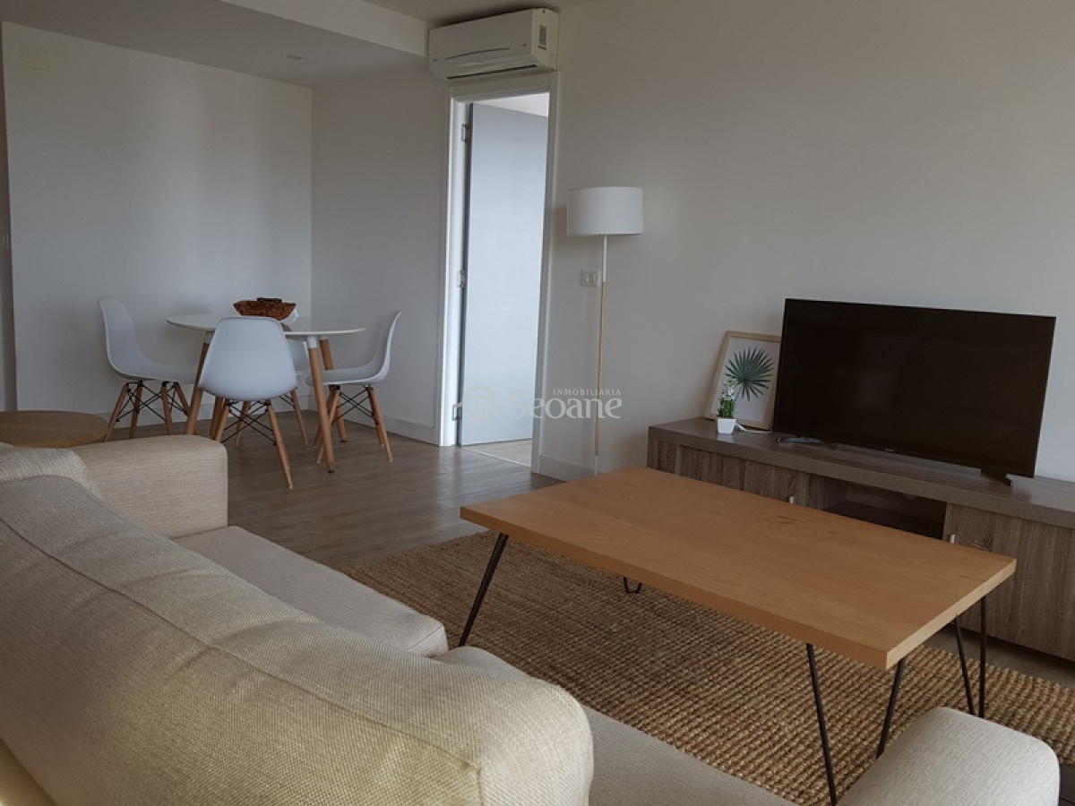 Apartamento ID.571 - A Pasos De La Rambla Y Del Golf, Moderno, Garaje Amplio