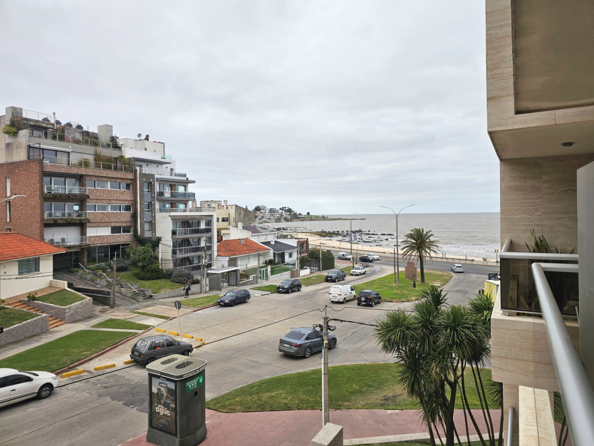 Apartamento ID.570 - Gallinal con vista al mar, Edificio de categoría