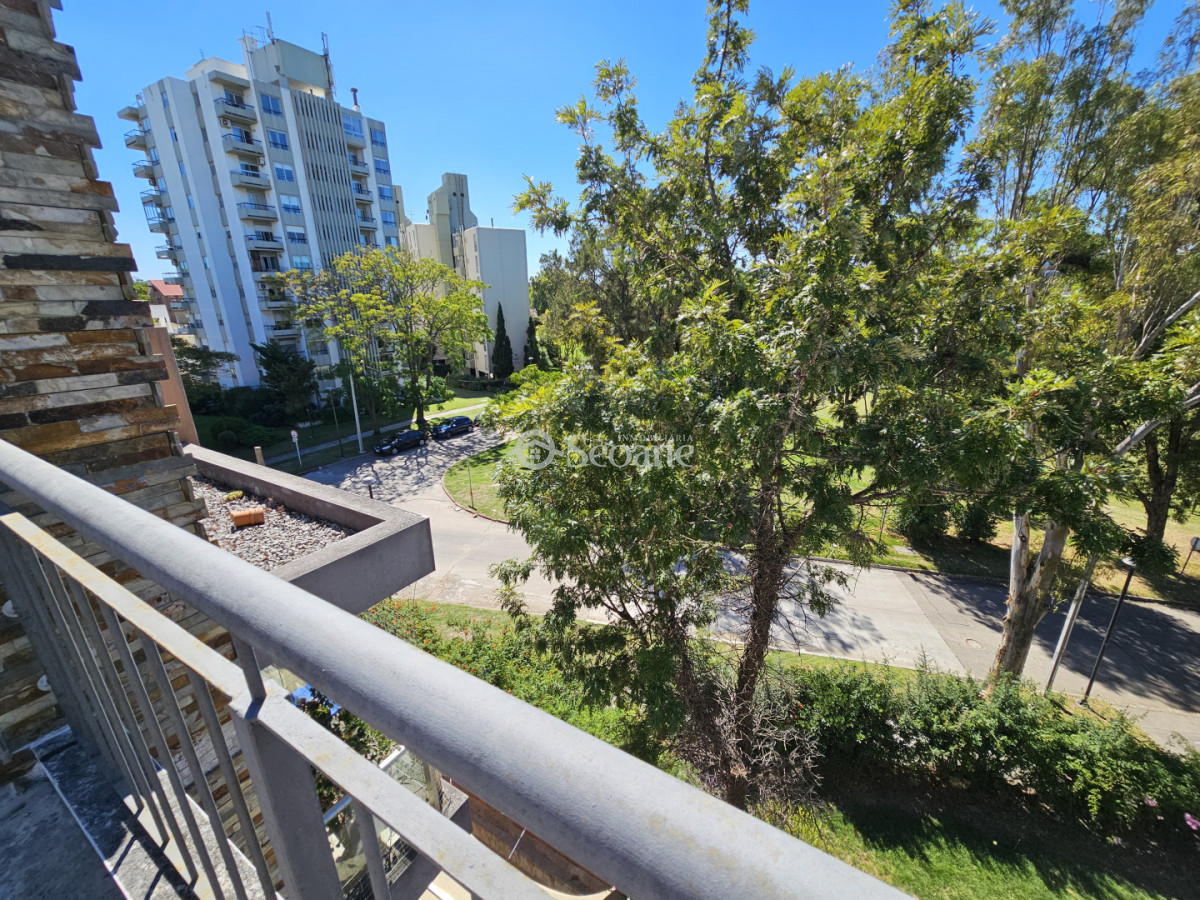 Apartamento ID.561 - Excelente opción - Próximo al mar y con parrillero de uso exclusivo