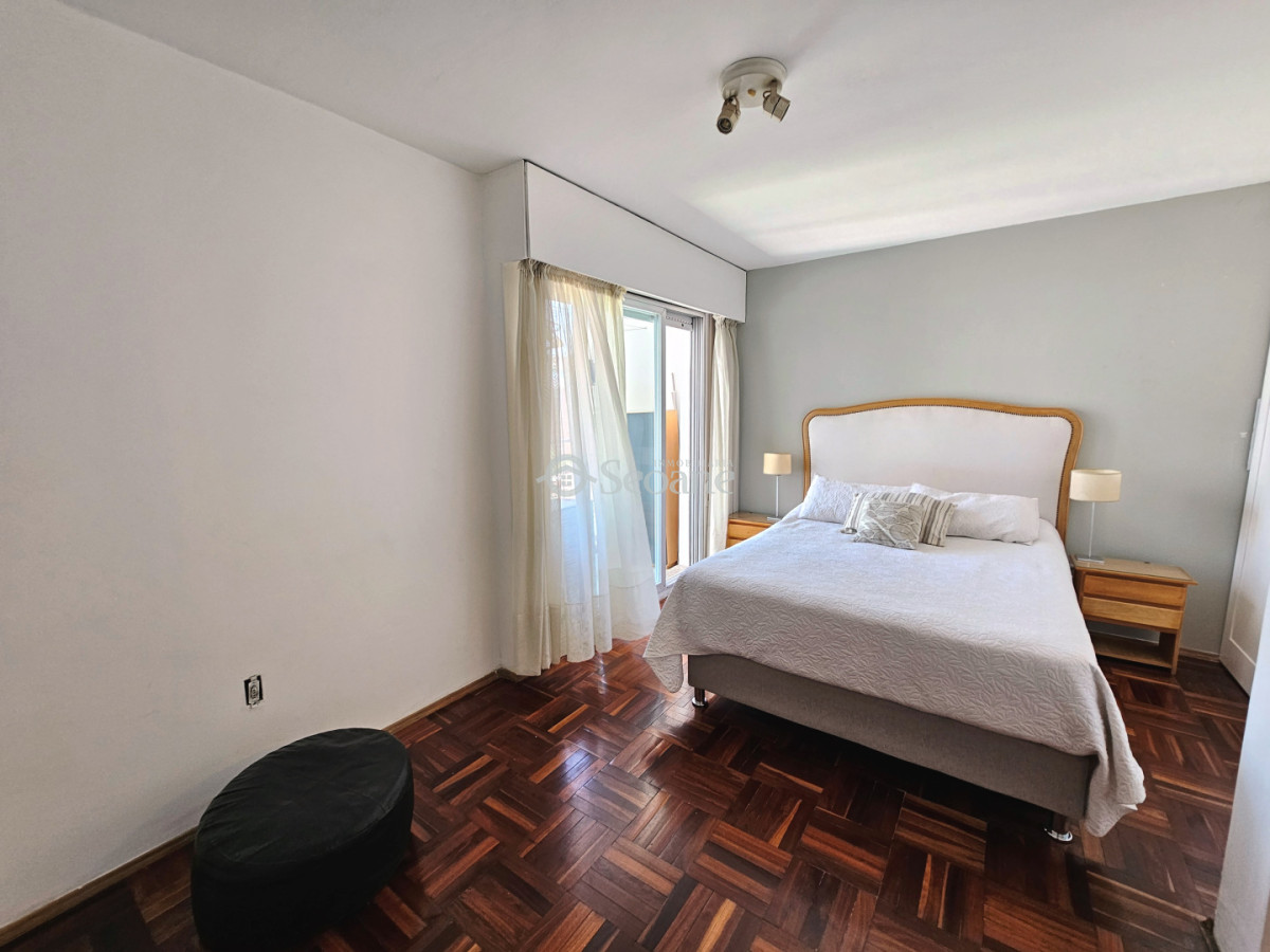 Apartamento ID.540 - Al frente con terraza, Rivera y Bustamante, Piso medio, reciclado