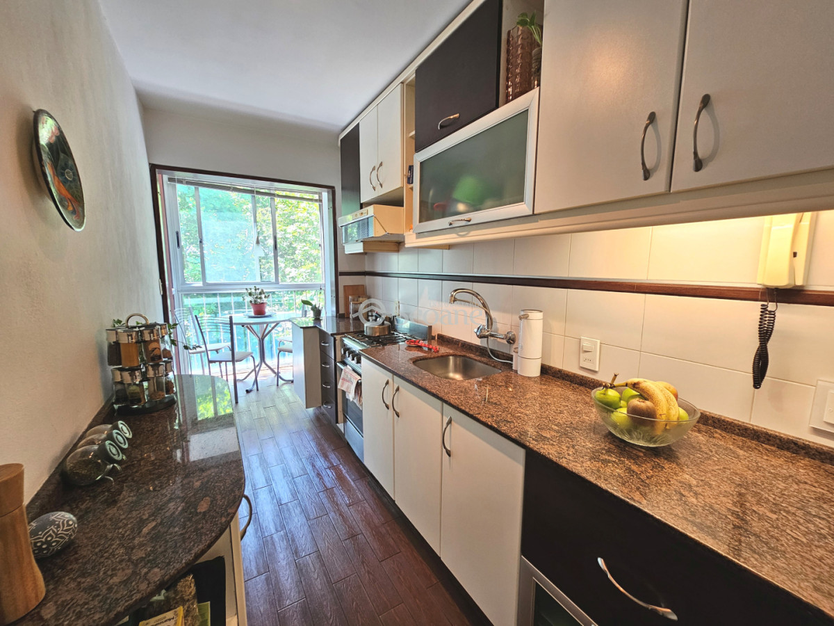 Apartamento ID.540 - Al frente con terraza, Rivera y Bustamante, Piso medio, reciclado