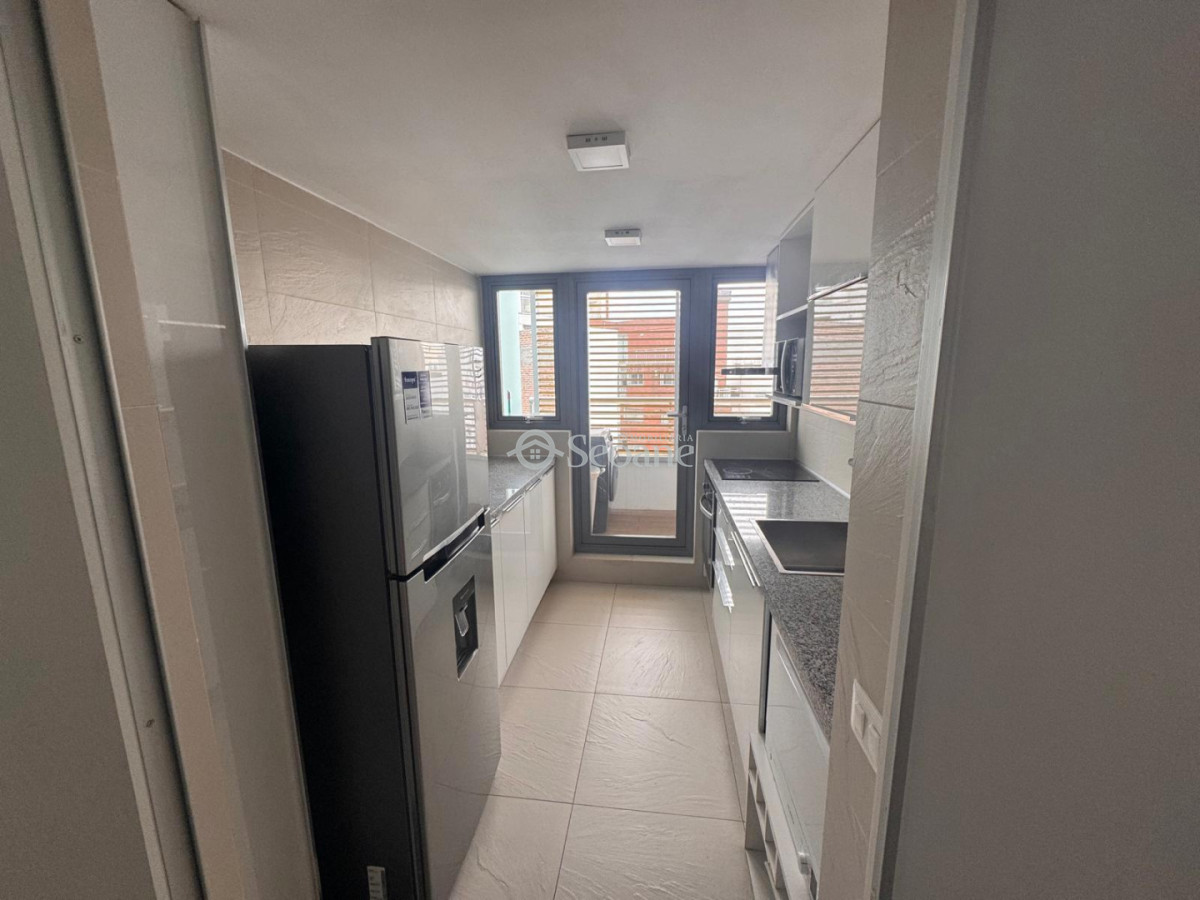 Apartamento ID.449 - A Pasos Del Golf Amoblado, Piso Alto - Excelente Terraza Con Parrillero
