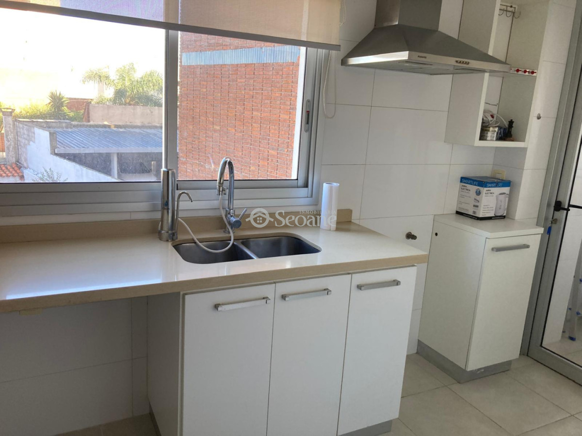 Apartamento ID.570 - Gallinal con vista al mar, Edificio de categoría