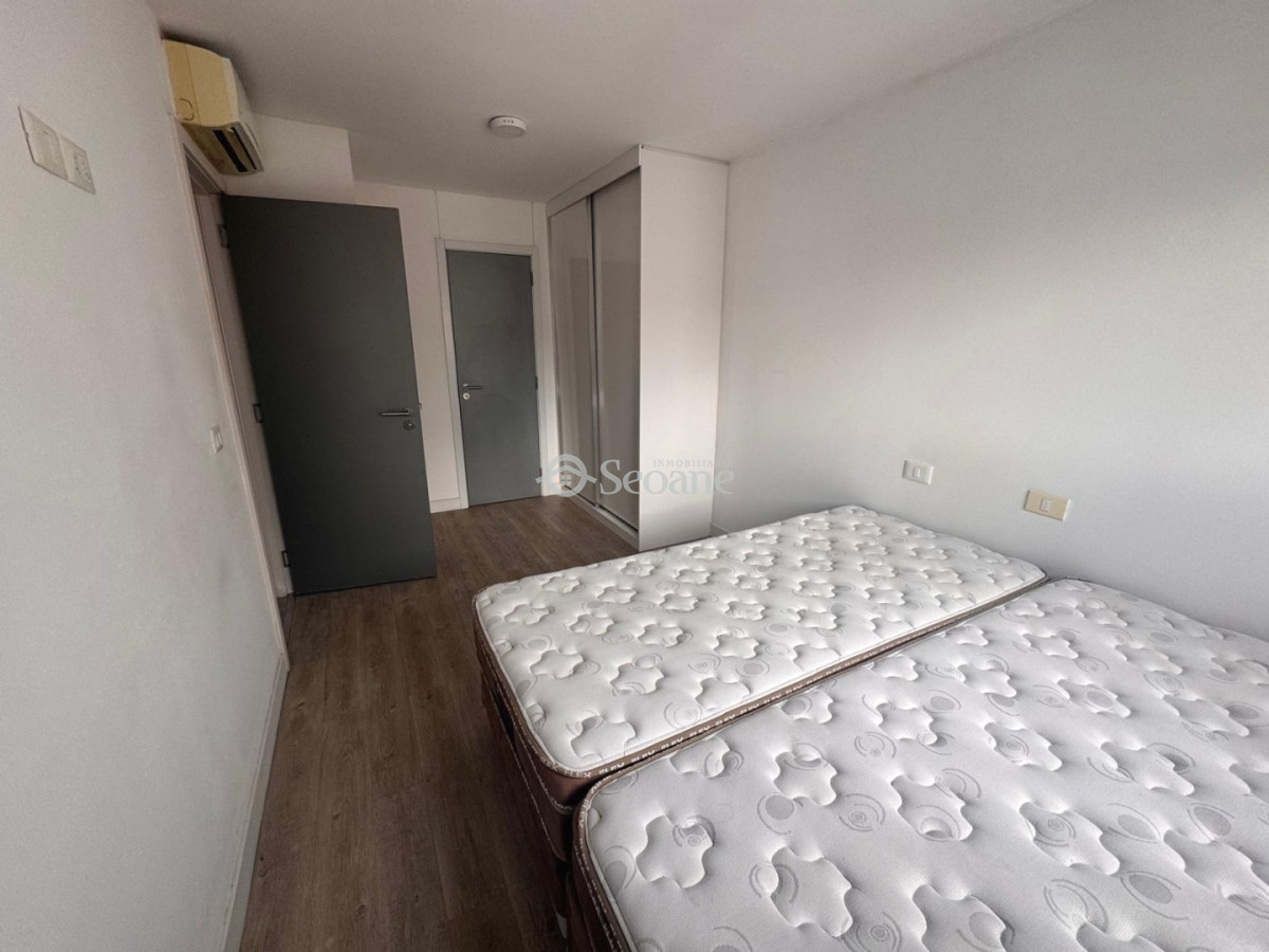 Apartamento ID.449 - A Pasos Del Golf Amoblado, Piso Alto - Excelente Terraza Con Parrillero