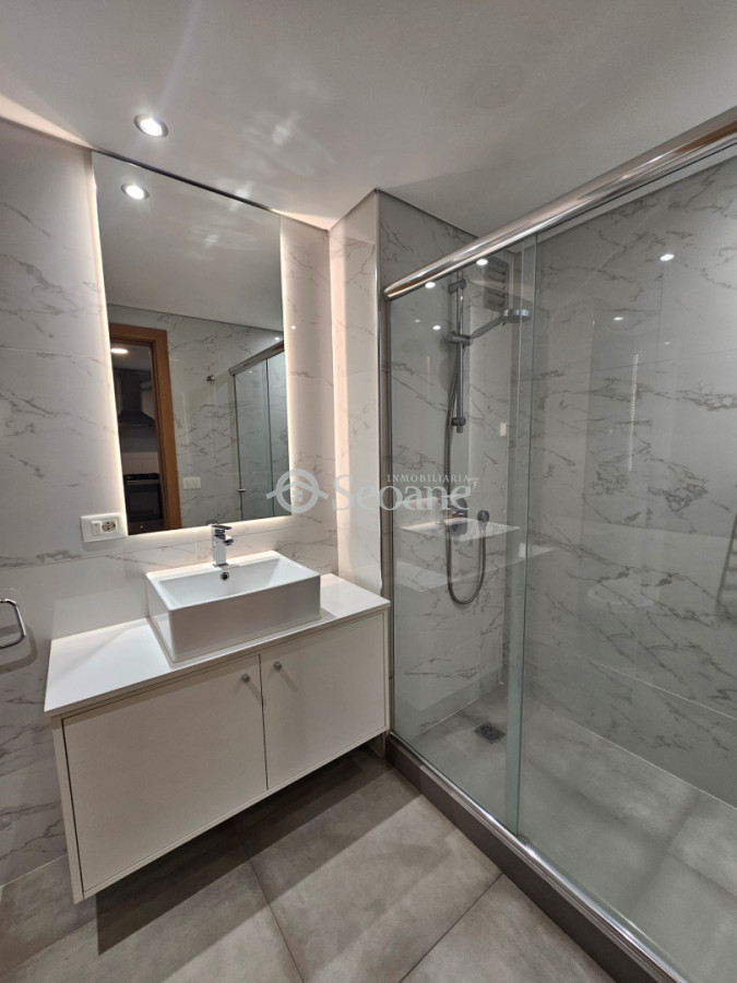 Apartamento ID.528 - Chucarro y Av Brasil, Amoblado, terraza al frente y garaje