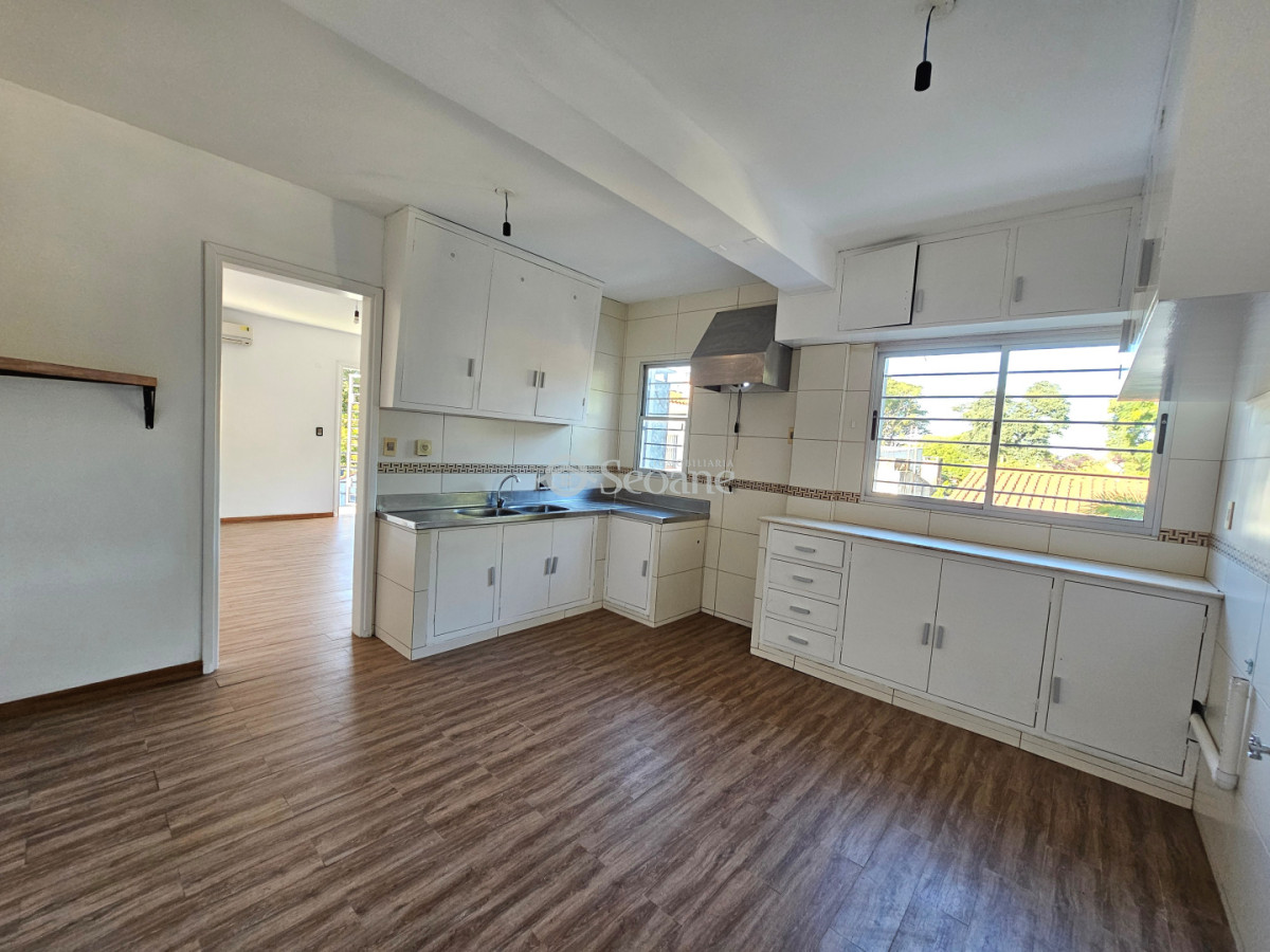 Apartamento ID.557 - Caramuru y Motivos de Proteo - Proximo al mar y servicios, con cochera