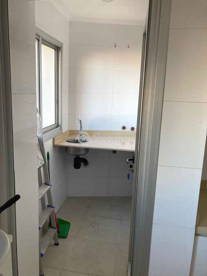 Apartamento ID.570 - Gallinal con vista al mar, Edificio de categoría
