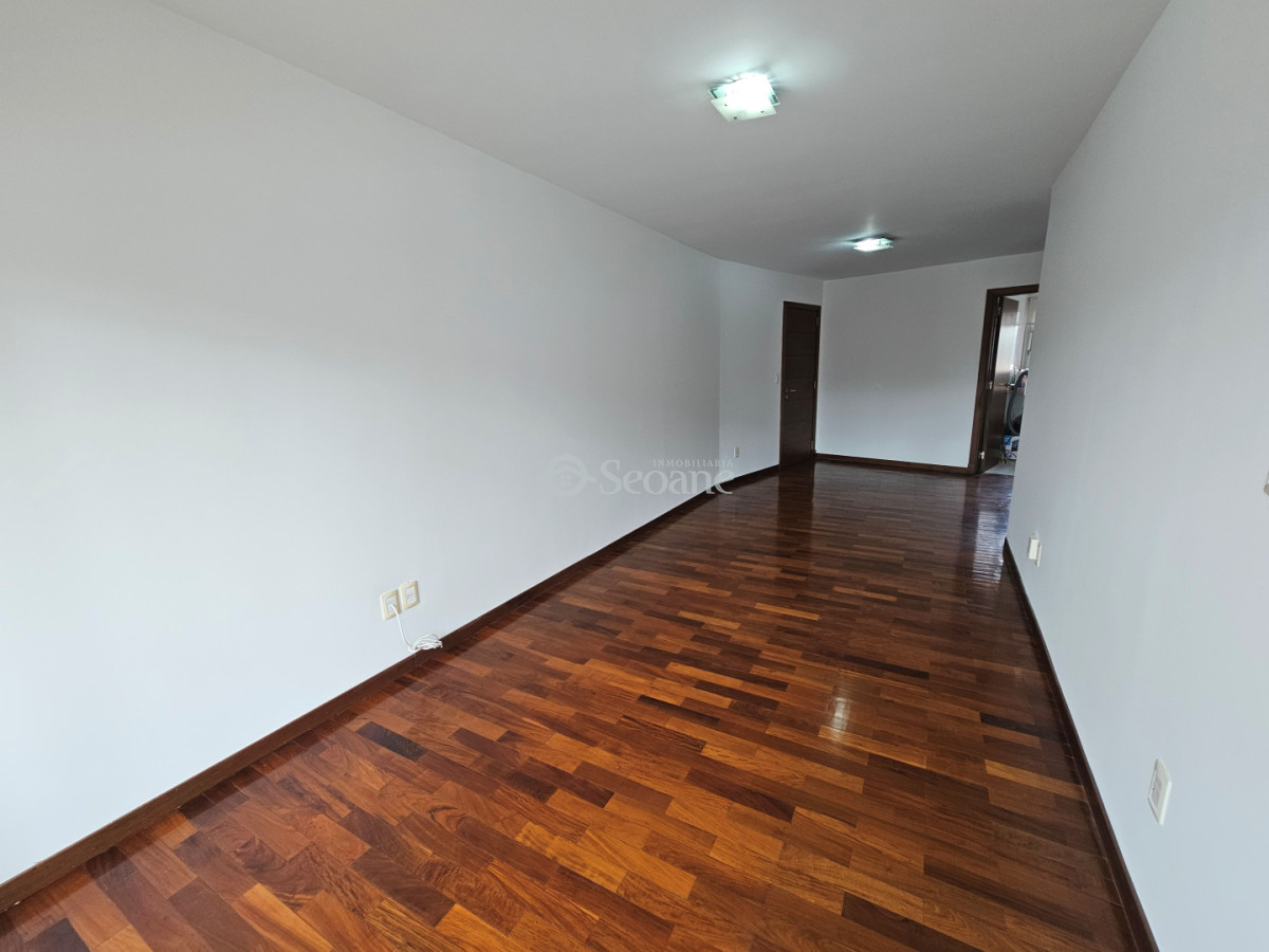Apartamento ID.570 - Gallinal con vista al mar, Edificio de categoría