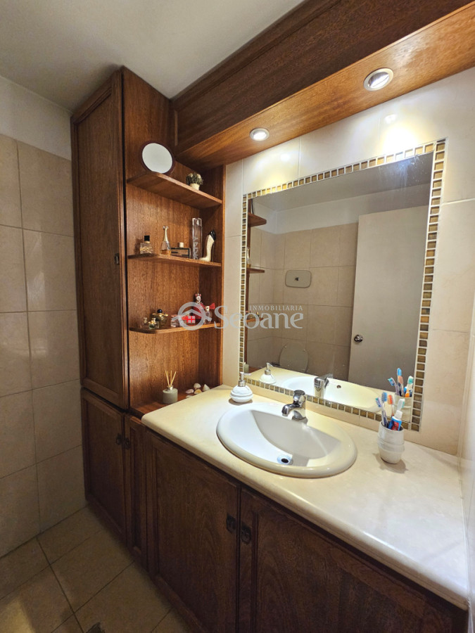 Apartamento ID.540 - Al frente con terraza, Rivera y Bustamante, Piso medio, reciclado