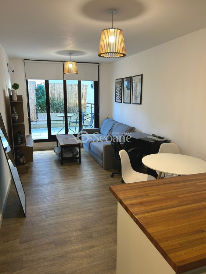 Apartamento ID.268 - Verdi, Próximo A Rambla Y Servicios, Patio Uso Exclusivo