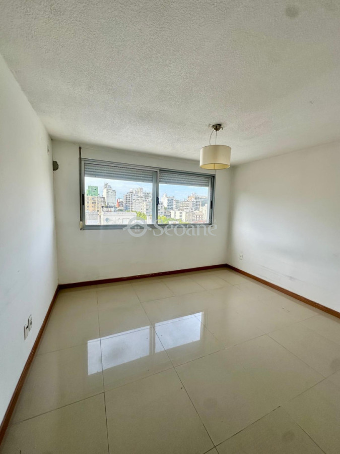 Apartamento ID.169 - Piso Alto, A Pasos De La Universidad, Uruguay Y F. Crespo