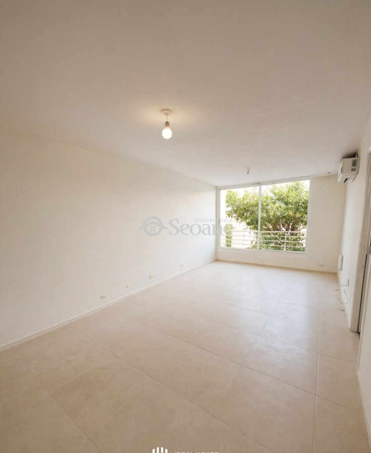 Apartamento ID.562 - Constituyente y Gaboto, al frente, con garaje