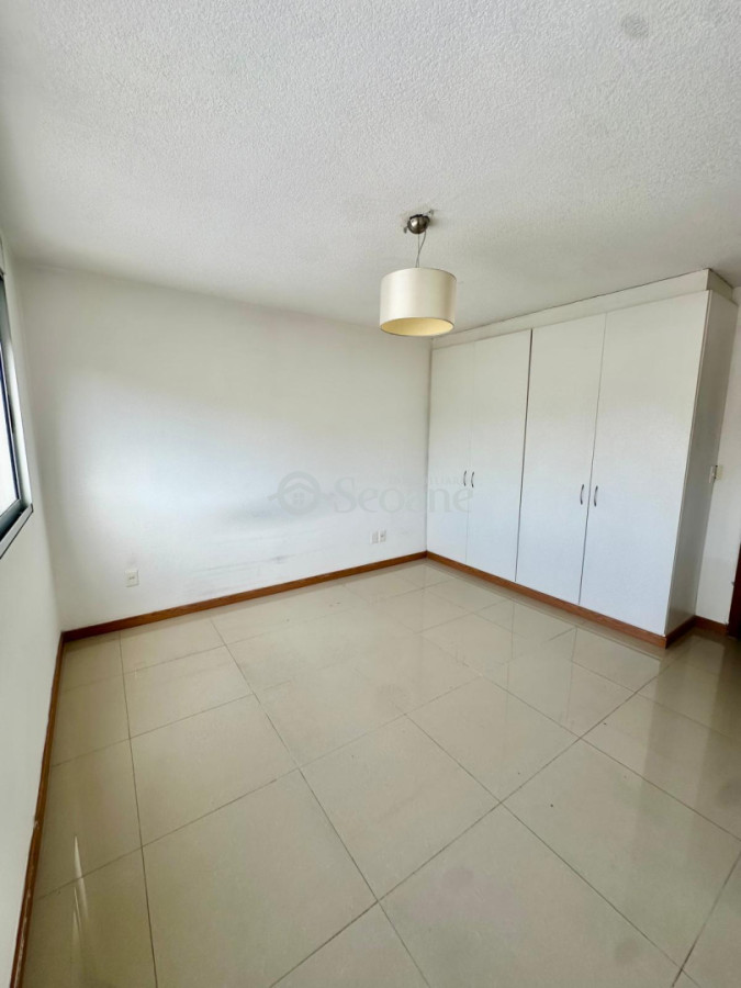 Apartamento ID.169 - Piso Alto, A Pasos De La Universidad, Uruguay Y F. Crespo