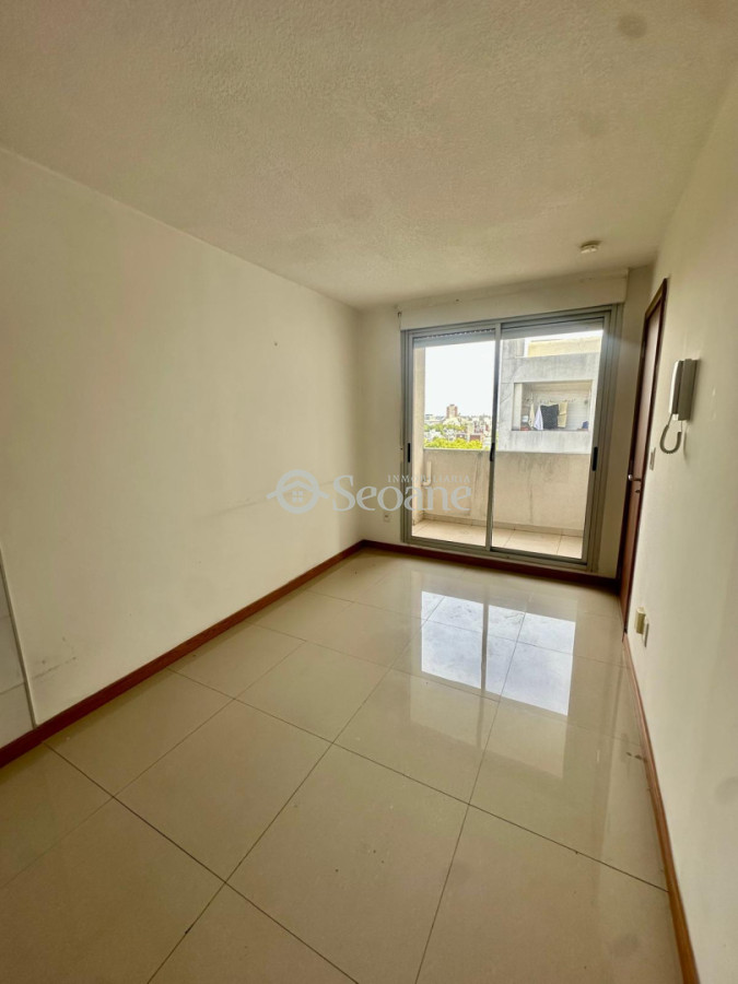 Apartamento ID.169 - Piso Alto, A Pasos De La Universidad, Uruguay Y F. Crespo