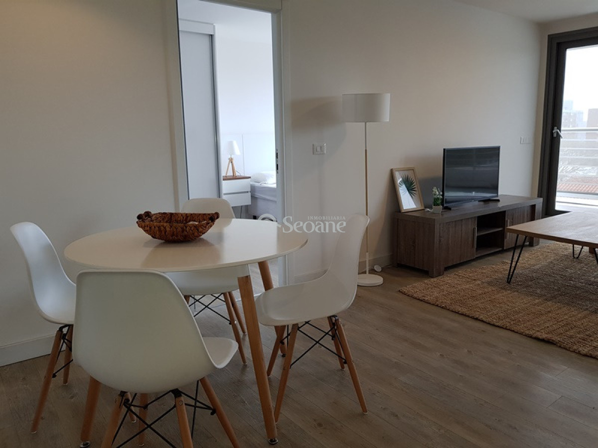Apartamento ID.571 - A Pasos De La Rambla Y Del Golf, Moderno, Garaje Amplio