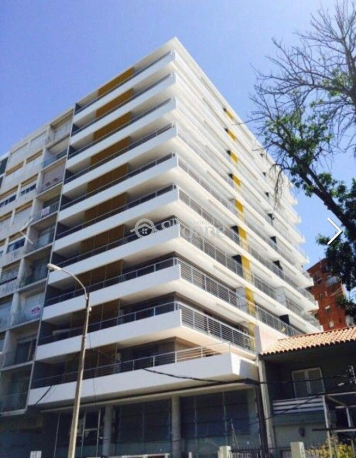 Apartamento ID.571 - A Pasos De La Rambla Y Del Golf, Moderno, Garaje Amplio