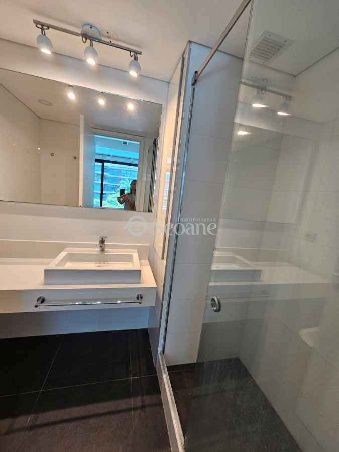 Apartamento ID.531 - Forum, equipamiento diferencial, muy soleado con baño social